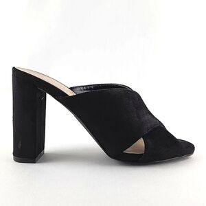 Le Chateau Black Faux Suede Cross Strap Block Heel Peep Toe Size 37 / 7